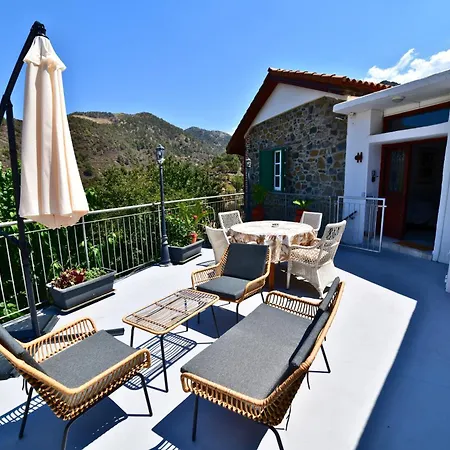 Laouri Traditional 2-bedroom In Kalopanayiotis アパート カロパナイオティス