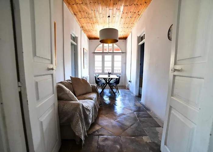 Laouri Traditional 2-bedroom In Kalopanayiotis * カロパナイオティス