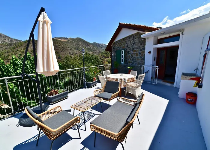 Laouri Traditional 2-bedroom In Kalopanayiotis アパート カロパナイオティス