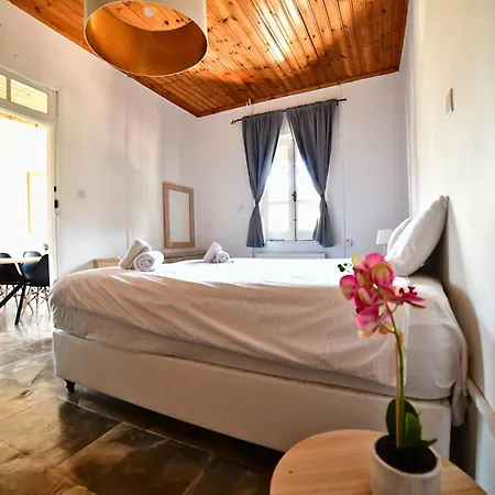 Laouri Traditional 2-bedroom In Kalopanayiotis *