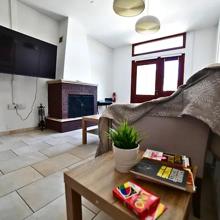 Laouri Traditional 2-bedroom In Kalopanayiotis 아파트 *